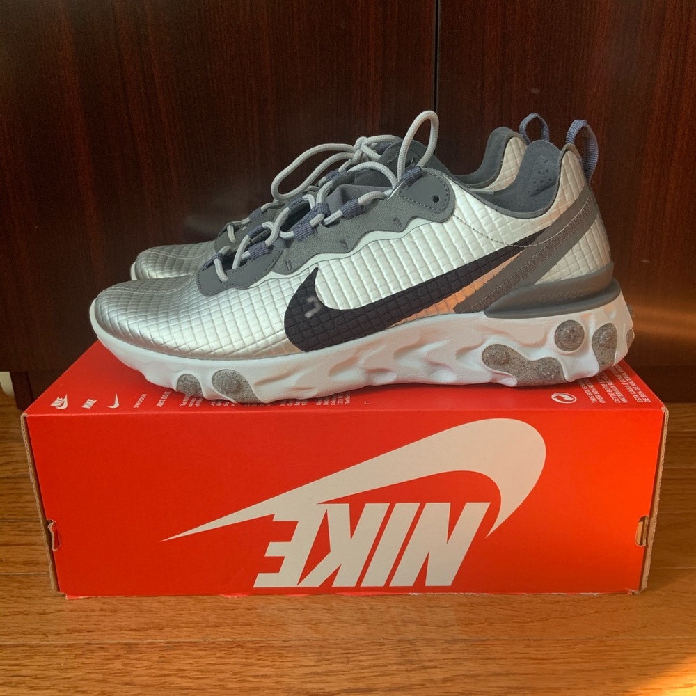 Brand new nike react element 55 metallic silver